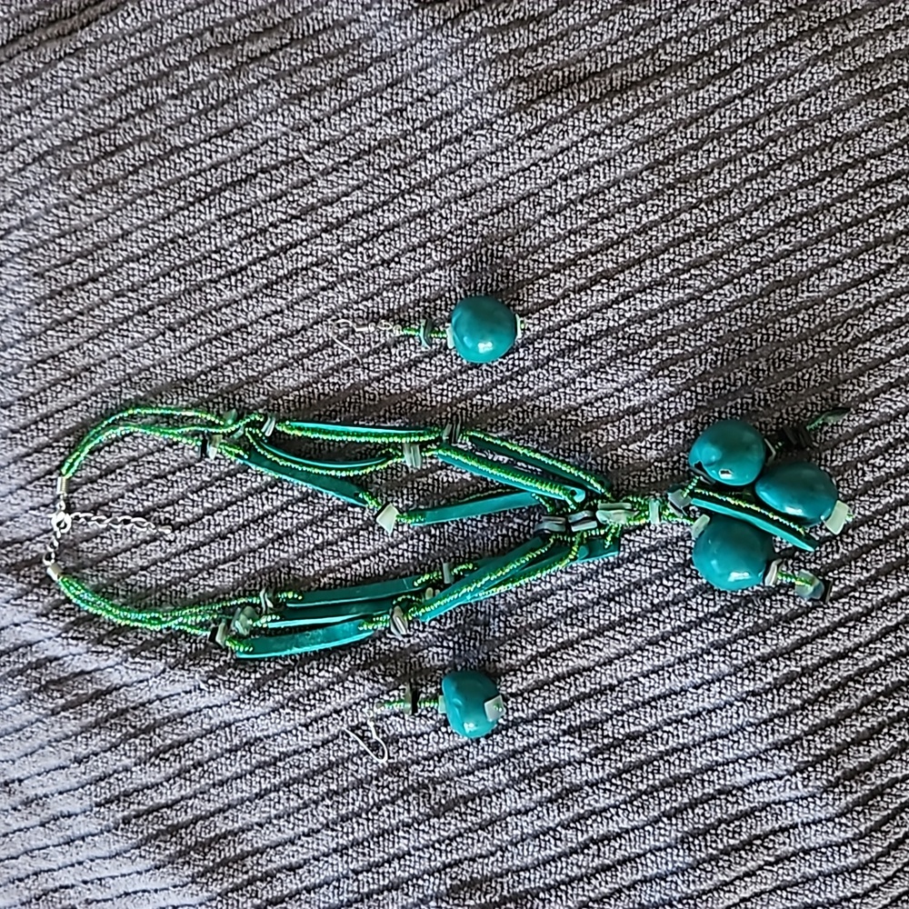 Funky teal necklace/earrings